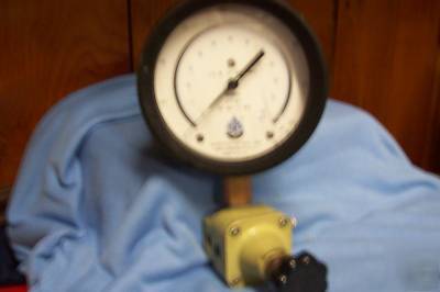 Pressure gauge 0-60 psi 4-1/4