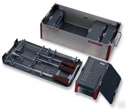 Synthes 105.210 locking periarticular plating system 