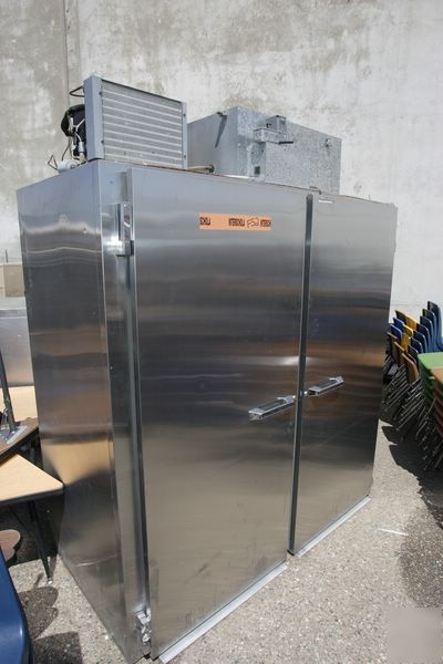 Victory commercial refrigerator/freezer, model R1A-2056