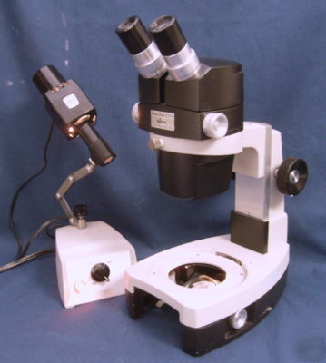 Reichert stereo star 570 microscope with stand and lamp