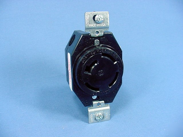 Non-nema locking receptacle outlet 30A 120/208V 3Ã¸y