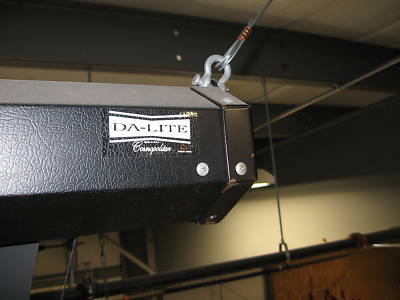 Da-lite cosmopolitan 9X12 fp electric video screen