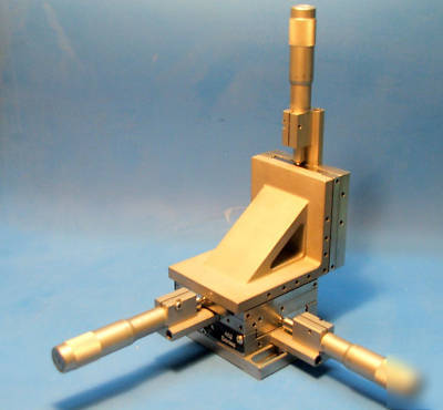 New port 462 xyz stage with 3 newport micrometers