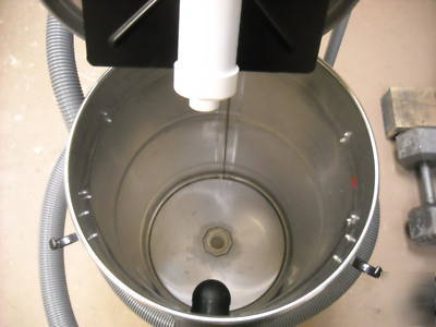 Thoro-matic lc series 2HP wet/dry vacuum