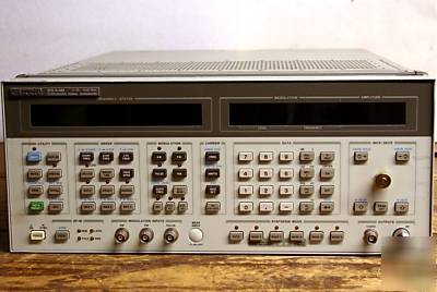 Agilent hp 8644B synthesized signal generator .26-1030M