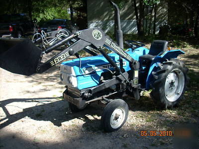 Mitsubishi D1500 diesel tractor w/loader