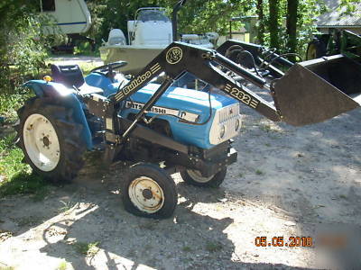 Mitsubishi D1500 diesel tractor w/loader