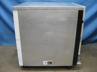 Metro holding cabinet insulated half size model C190