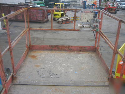 1999 skyjack #8241 4WD 47'scissor lift rough terrain,hd