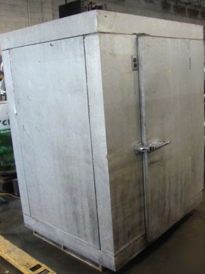 Walk in cooler with refrigeration, 5' x 4' x 6' 4