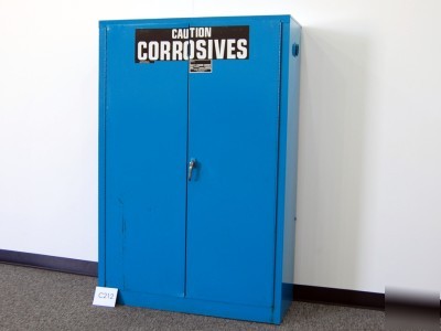  metal 60 gallon acid / corrosive / flamable cabinet