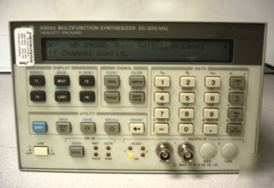 Hp 8904A multifunction synthesizer dc 600KHZ opt 001