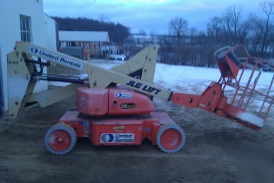 Jlg 35 ft articulating boom man lift 