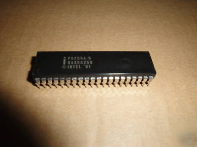 Intel P8255A-5 peripheral interface w/ free socket nos