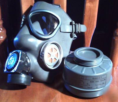 New M61 gas mask & sealed nbc filter adult small/child