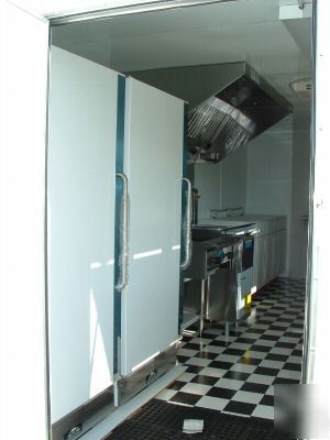 2010 7 x 20 concession trailer / mobile kitchen 