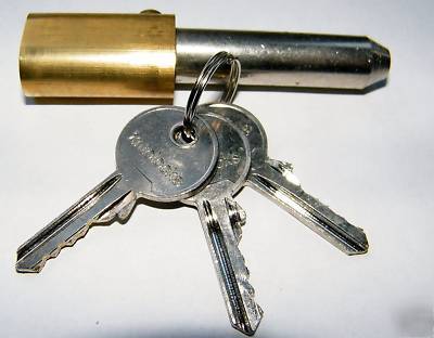 Bullet lock for shutters etc choice keyed alike/differ