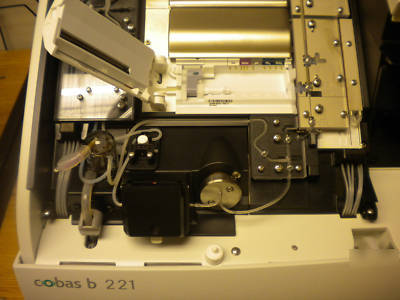 Roche cobas B221 blood gas analyzer
