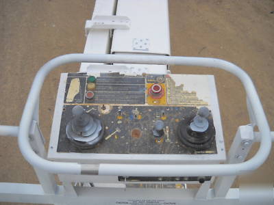 1998 snorkel TB120 cu boom lift - aerial lift - 120 ft