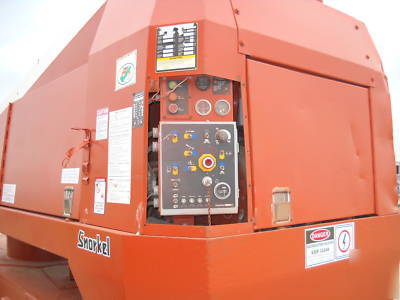 1998 snorkel TB120 cu boom lift - aerial lift - 120 ft