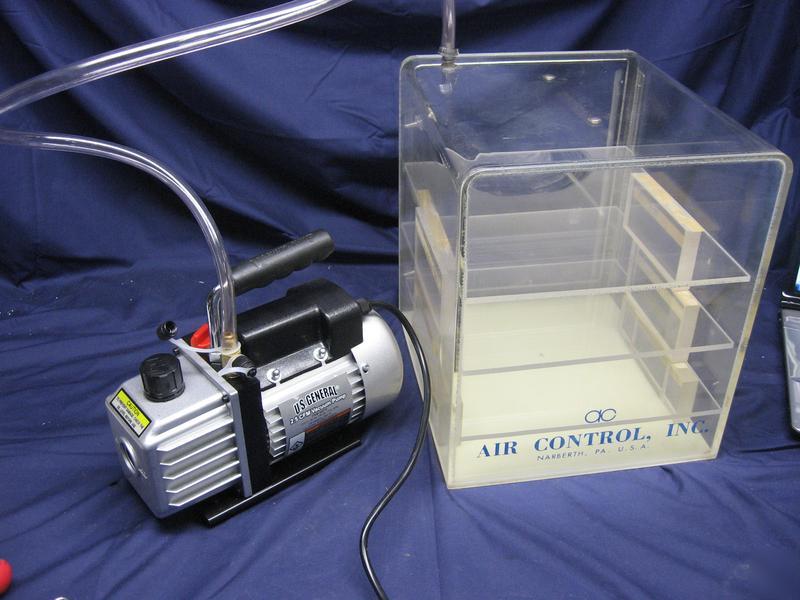Air control systems lab dessicator with pump