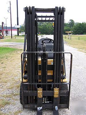 Caterpillar 5,000 lb cushion tire 2005 yr model