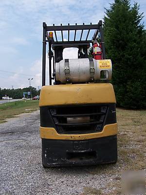 Caterpillar 5,000 lb cushion tire 2005 yr model
