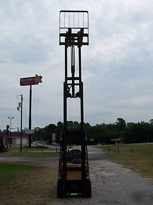 Caterpillar 5,000 lb cushion tire 2005 yr model