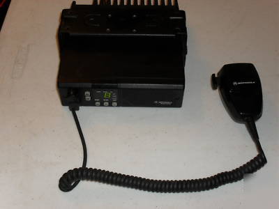 Motorola radius GM300 uhf 8 chan 25 watt 438-470 mhz 