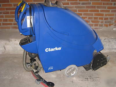 Clarke focus floor scrubber 17INCH cylindrical