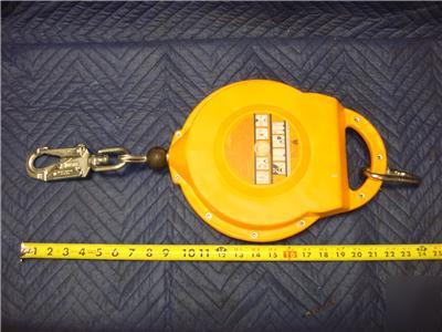 *titan self-retracting lifeline TR50/50