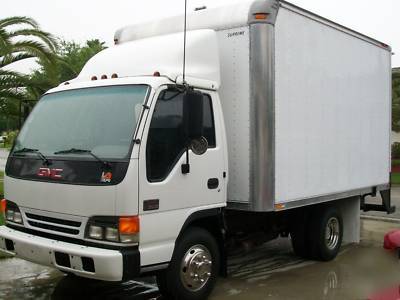 Complete carpet/floor cleaning service, incl. truck