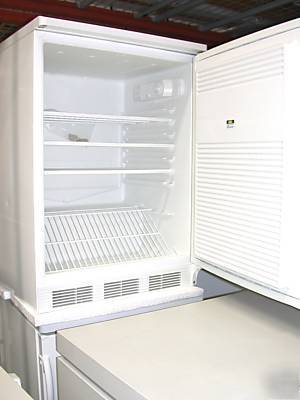 New thermo under-counter refrigerator 5.6 cu.ft. lab