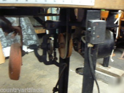1946 singer industrial sewing machine 31K47 â˜… leather 