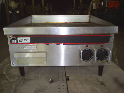 Apw-wyott - 24