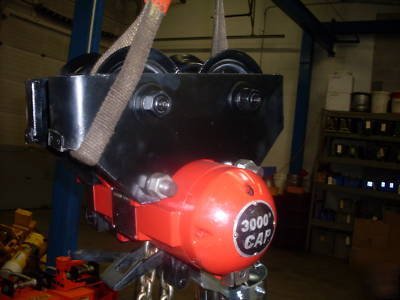 Aro 7792 A24 3000LB air hoist w/trolley 10' lift 