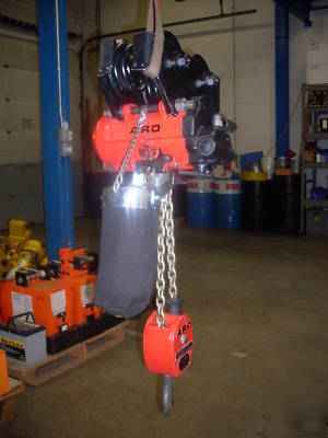 Aro 7792 A24 3000LB air hoist w/trolley 10' lift 