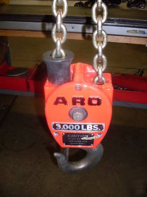 Aro 7792 A24 3000LB air hoist w/trolley 10' lift 