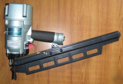 Hitachi 83A2 round head 2-3-1/4 inch framing nailer 