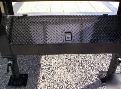 New '10 gooseneck equipment trailer 45' straight deck