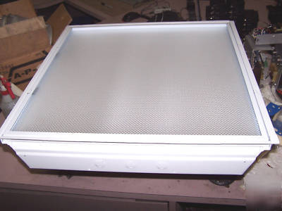 New cooper metalux fluorescent light 2GR8-2U15/8A-unv-g