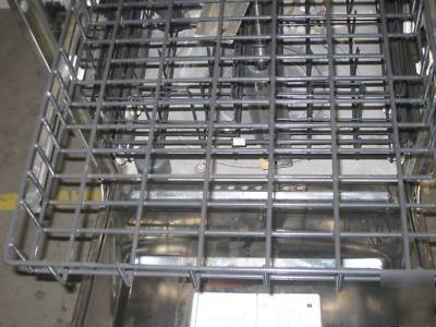Labconco undercounter steam washer / flask scrubber