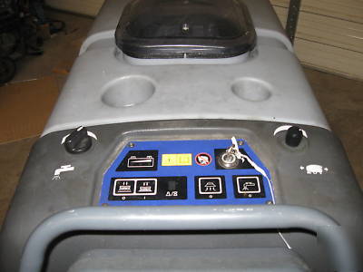 Advance c-max 34-st floor scrubber cleaner buffer