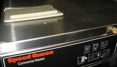Speed queen washer-extractor 2 years old 40 lbs mint 