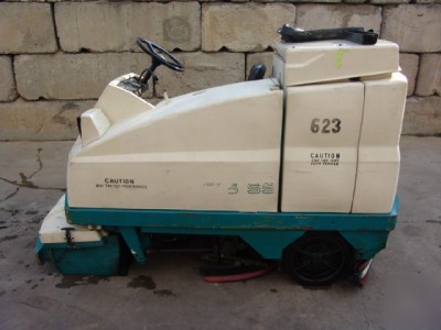 Tennant 515 ss ride on sweeper scrubber 36V 