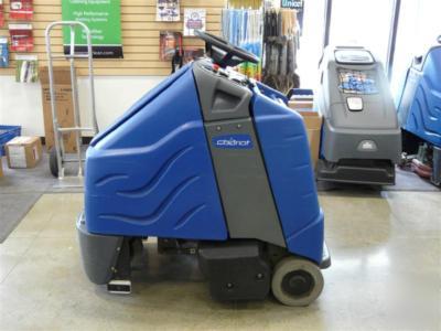 Windsor chariot ride-on vacuum