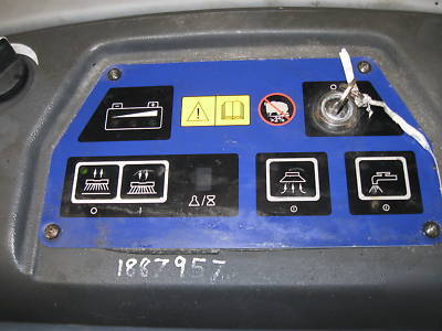 Advance c-max 34-st floor scrubber cleaner buffer