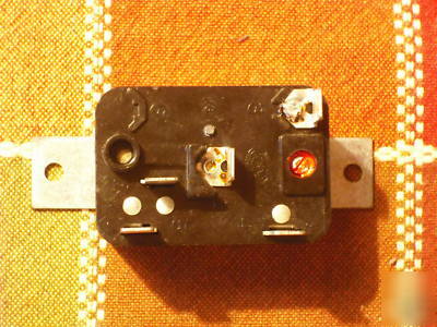 Electrical relay ac only 250V 24V coil great deal