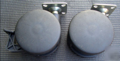 (2) 3