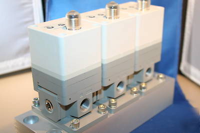 New smc 3 station itv manifold - 3 ITV2030-022S-X26
